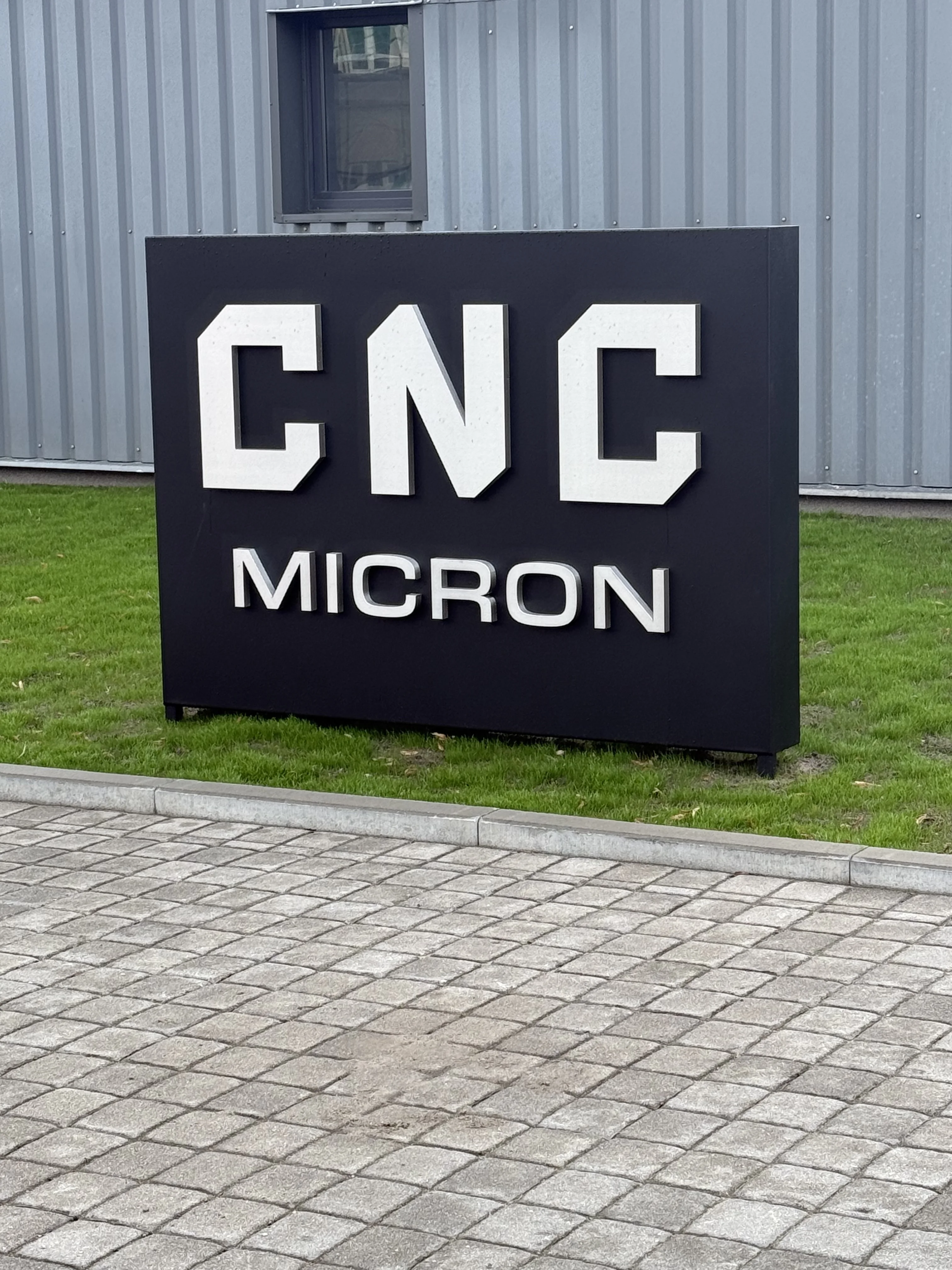 <h5>CNC Micron</h5><p> - Reklama zewnętrzna i wewnętrzna</p>