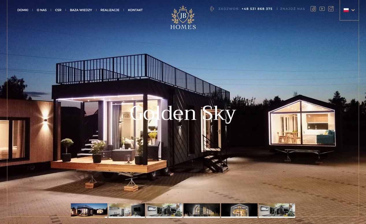 Strona internetowa JB Homes prezentuje nowoczesne domki mobilne, takie jak "Golden Sky". Widoczna jest elegancka grafika pokazująca nowoczesny, oświetlony domek.