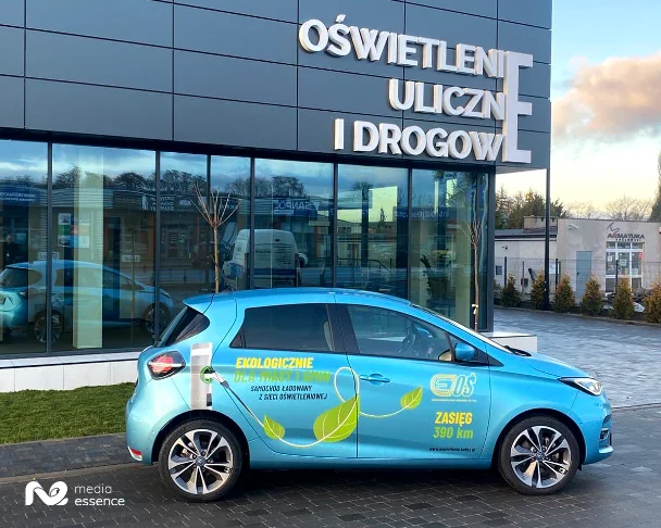 <h5>Oświetlenie Uliczne i Drogowe</h5><p> - projekt i oklejenie samochodów</p>